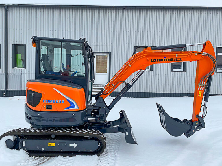 CDM6035 HYDRAULIC EXCAVATOR