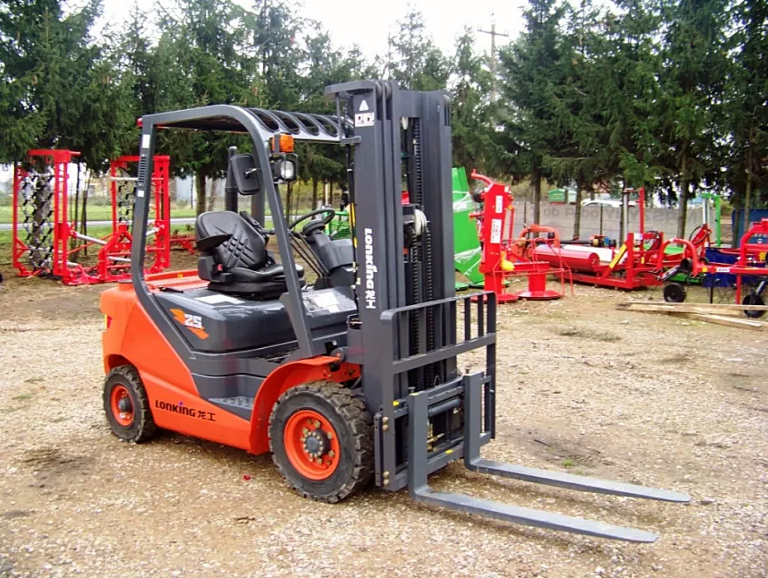 Forklift D2500 delivery to Estonia, Tartu 2