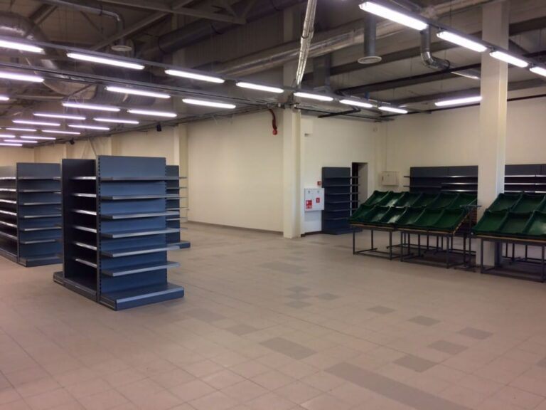 SHOP NETWORK "TOP" - CĒSIS, GAUJAS STREET 29 - delivery and installation of store shelves 2