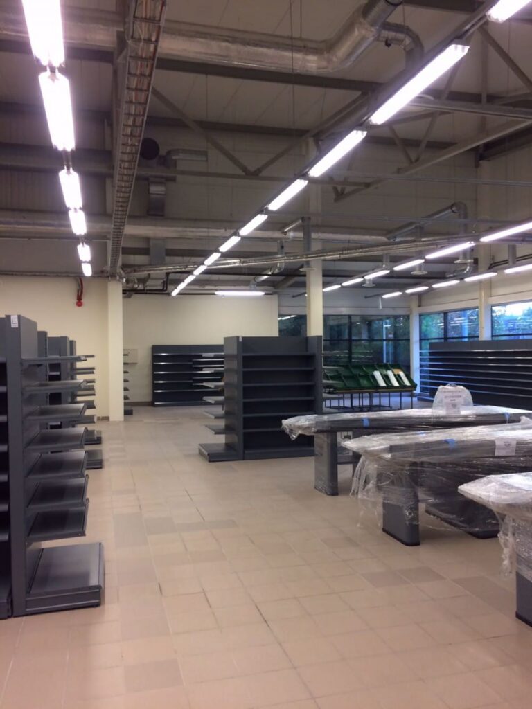 SHOP NETWORK "TOP" - CĒSIS, GAUJAS STREET 29 - delivery and installation of store shelves 3