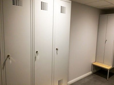 WARDROBE LOCKERS WITH LEGS